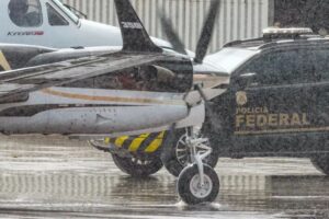 Vorcaro chega a Brasília em voo da PF e vai para presídio federal