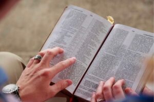 Dia da Bíblia: Projeto de deputado propõe criação de novo feriado nacional