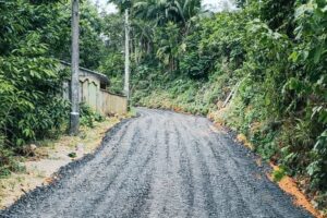 Via em São Pedro passa por intensa intervenção de manutenção