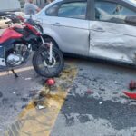 Acidente entre moto e carro mobiliza bombeiros na tarde desta quinta-feira