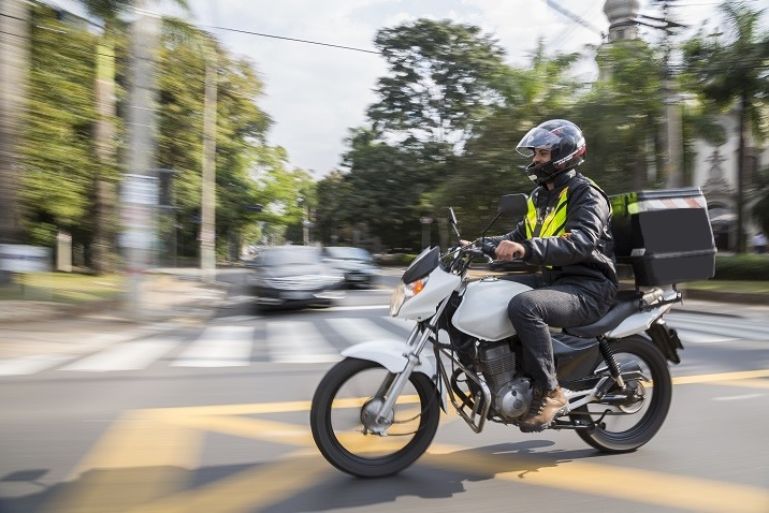 Palestra gratuita promove conscientização e segurança para motoboys em Brusque