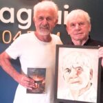 Ao lançar livro, ‘Chao Lin’ presenteia Saulo Tavares com retrato feito à mão