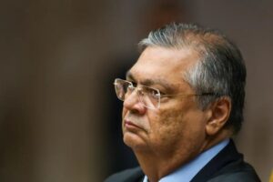 Dino suspende decisão da CPMI do INSS que quebrou sigilos de Lulinha