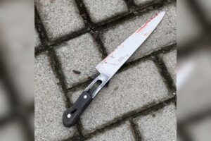 Homem é preso após tentar matar ex-companheira a facadas no Dia da Mulher em SC