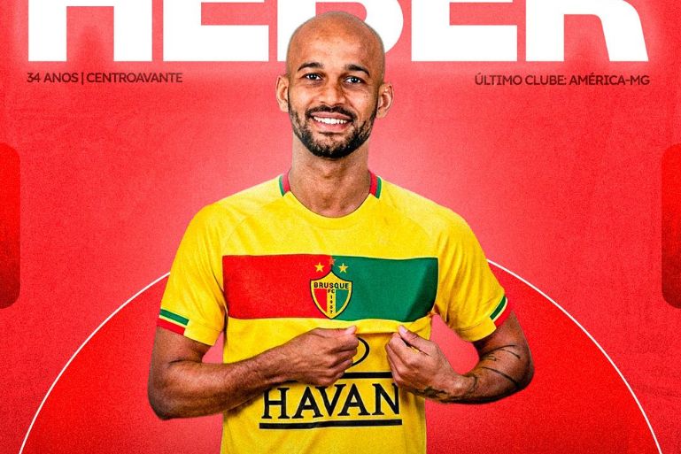 Brusque FC anuncia contratação do centroavante Héber para a Série C