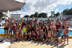 Festival de Natação reúne cerca de 70 participantes em Brusque