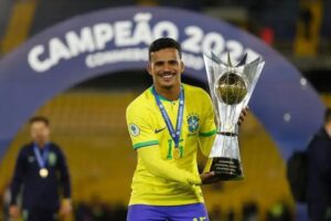 Lateral Kaiki é convocado para amistosos da seleção brasileira