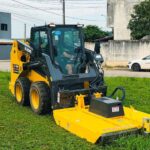 Brusque inicia trabalhos de roçada mecanizada pelo município