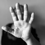 Entenda o que é vicaricídio; projeto de lei endurece pena para o crime