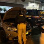 Foragida por tráfico é presa em Itapema conduzindo automóvel furtado