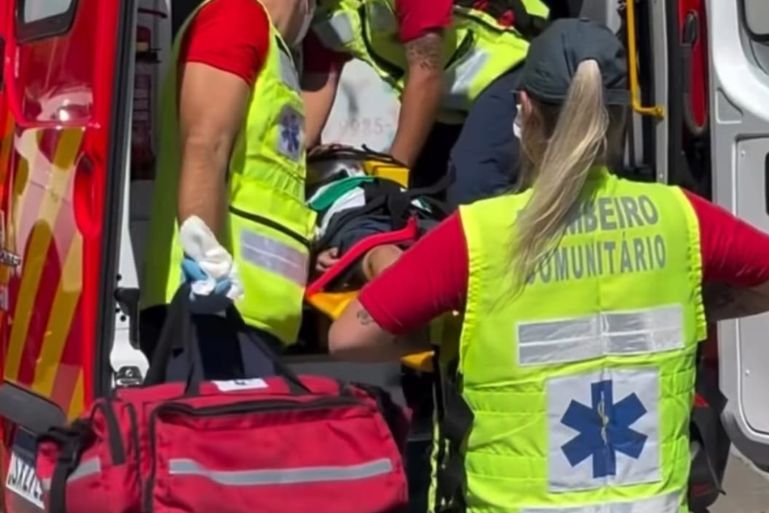 Atropelamento de criança mobiliza socorro na rodovia Ivo Silveira em Brusque