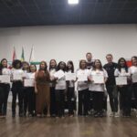 Projeto Escola de Costura forma mais 62 profissionais em Brusque