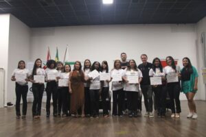 Projeto Escola de Costura forma mais 62 profissionais em Brusque