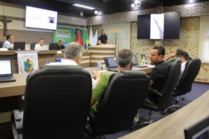 Vereador cobra melhorias na trafegabilidade durante obra na Av. Primeiro de Maio