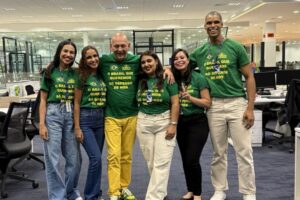 Havan premia colaboradores com viagem para conhecer Luciano Hang e a sede da empresa em SC