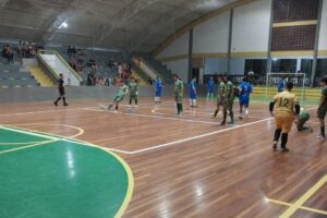 Campeonato Municipal de Futsal de Empresas inicia com grandes jogos em Botuverá