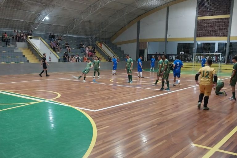 Campeonato Municipal de Futsal de Empresas inicia com grandes jogos em Botuverá