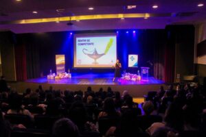 Encontro da Mulher reúne cerca de 200 participantes em noite de inspiração em Brusque