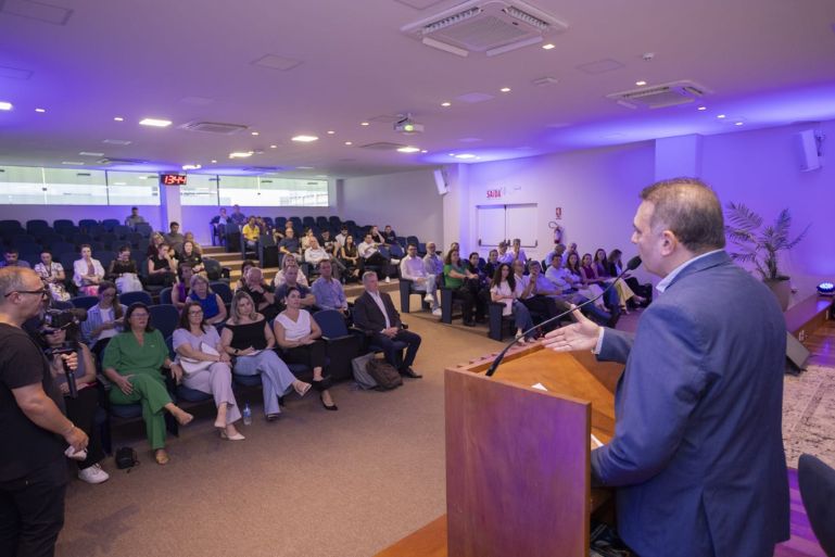 Indústria catarinense projeta futuro com inovação e competitividade em seminário