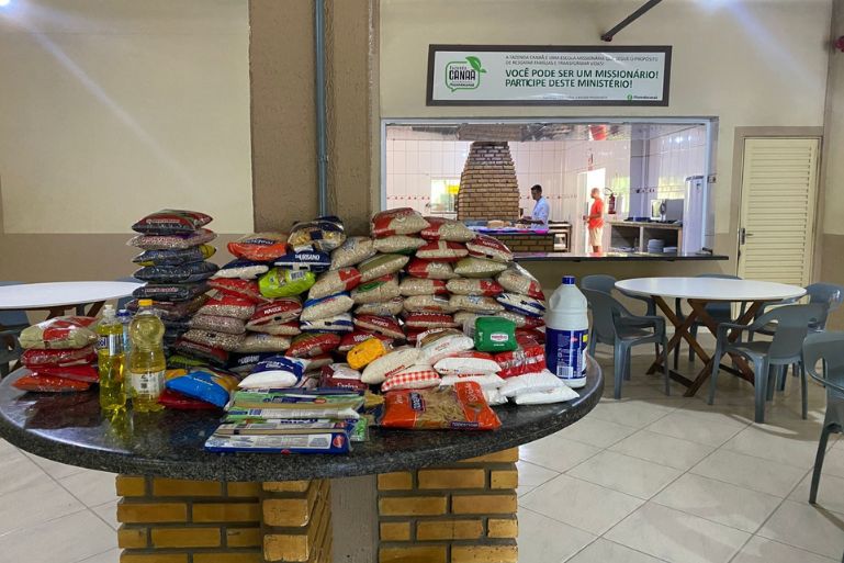 Ação solidária do Brusque FC durante partida arrecada 224 kg de alimentos