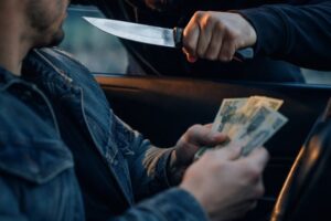 Passageiro anuncia assalto e rouba motorista de aplicativo em Itajaí