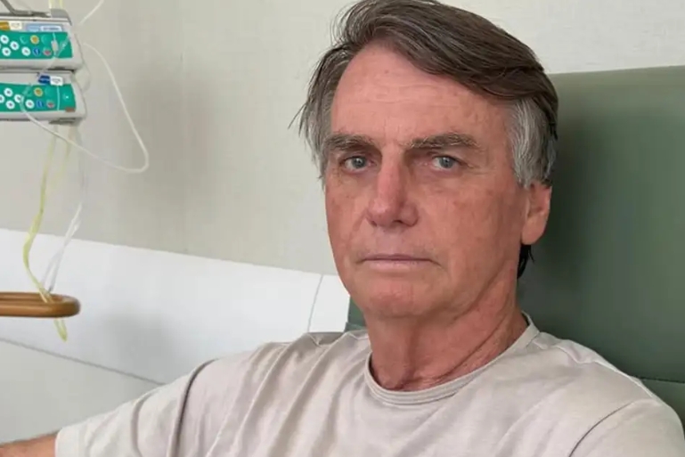 Bolsonaro apresenta piora na função renal e permanece na UTI em Brasília