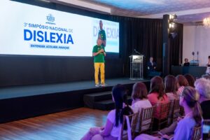 Milhares de pessoas participam do 3º Simpósio de Dislexia, em Brusque (SC)