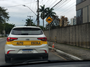 Projeto na Alesc prevê mais fiscalização e regras para aulas de direção
