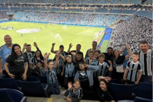 Havan surpreende gremistas com ação especial de Páscoa