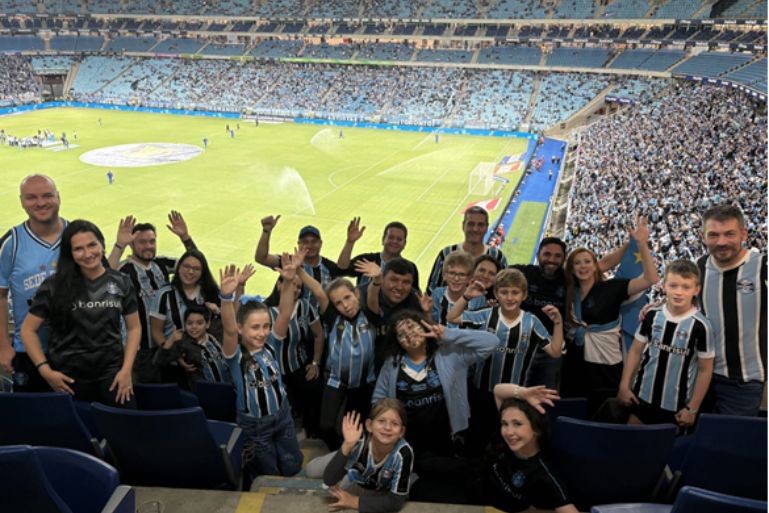 Havan surpreende gremistas com ação especial de Páscoa