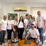 Guabiruba realiza entrega de certificado à primeira família acolhedora do município