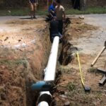 Equipes avançam para etapa de interligação de rede na rua Ernesto Bianchini