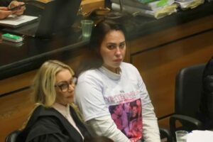 Monique Medeiros se entrega à polícia e volta a ser presa