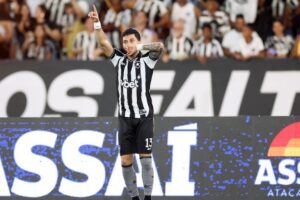 Botafogo bate Chape em jogo de abertura da 5ª fase da Copa do Brasil