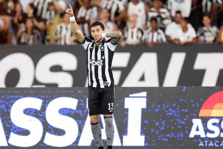 Botafogo bate Chape em jogo de abertura da 5ª fase da Copa do Brasil