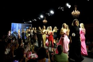 Havan leva desfile de moda ao chá da Rede Feminina de Brusque