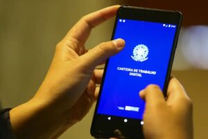 Abono salarial começa a ser pago para nascidos em março e abril