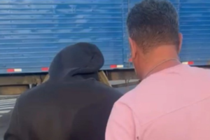 VÍDEO: Condenado por matar vizinho após discussão por fezes de cachorro é preso