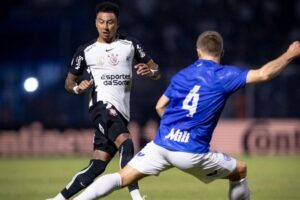 Lingard marca e Corinthians vence o Barra pela Copa do Brasil
