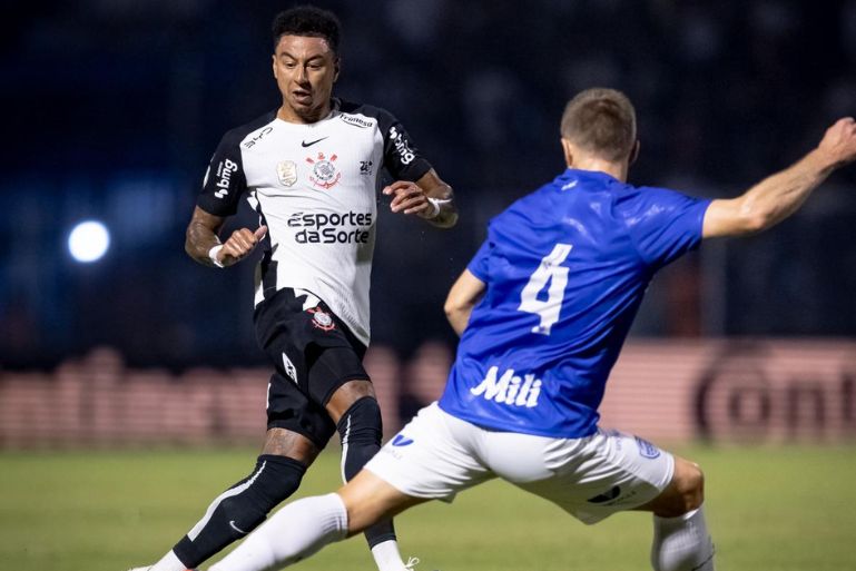 Lingard marca e Corinthians vence o Barra pela Copa do Brasil