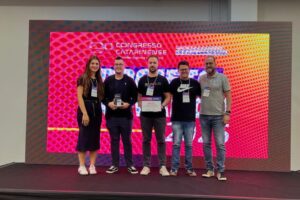 Brusque conquista prêmios de inovação em congresso estadual de cidades inteligentes