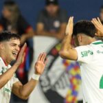 Palmeiras vence o Bragantino e segue na liderança do Brasileirão