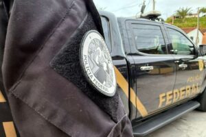 PF apreende mais de duas toneladas de maconha prensada no Paraná