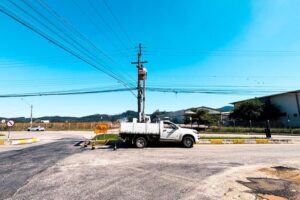 Manutenção e modernização da iluminação pública avançam em Brusque