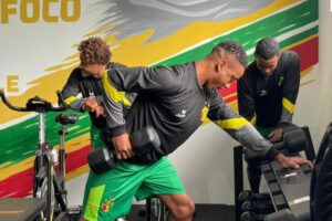 Bruscão trabalha organização ofensiva e bola parada ofensiva