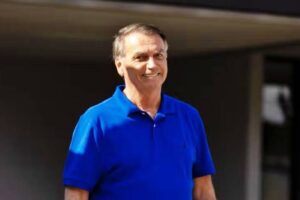 Defesa de Bolsonaro apresenta laudo ao STF indicando possível cirurgia