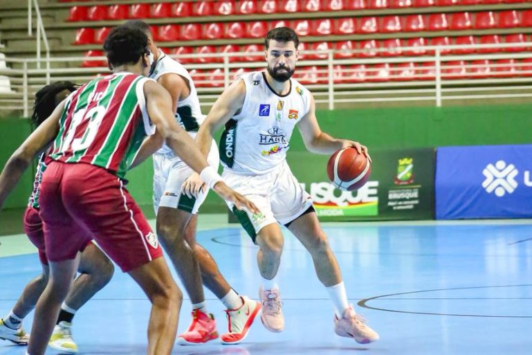 Brusque vence Fluminense e consolida campanha na Liga Ouro