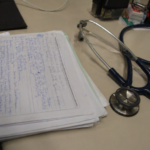 Médica é condenada por prescrever medicamentos controlados de forma ilegal