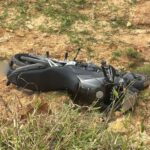 Moto com registro de furto é localizado em terreno baldio no bairro Planalto