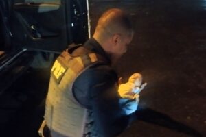 Agentes da PRF salvam recém-nascida engasgada durante a madrugada na 470